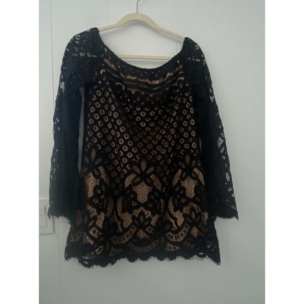 Tobi‎ Black Lace Off-Shoulder Bell Sleeve Mini Dress Sz Small Nude Lining